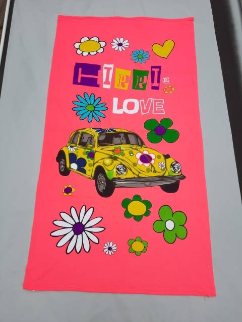 Ręcznik plażowy "Hippie Love" – kolorowy styl i pozytywna energia!